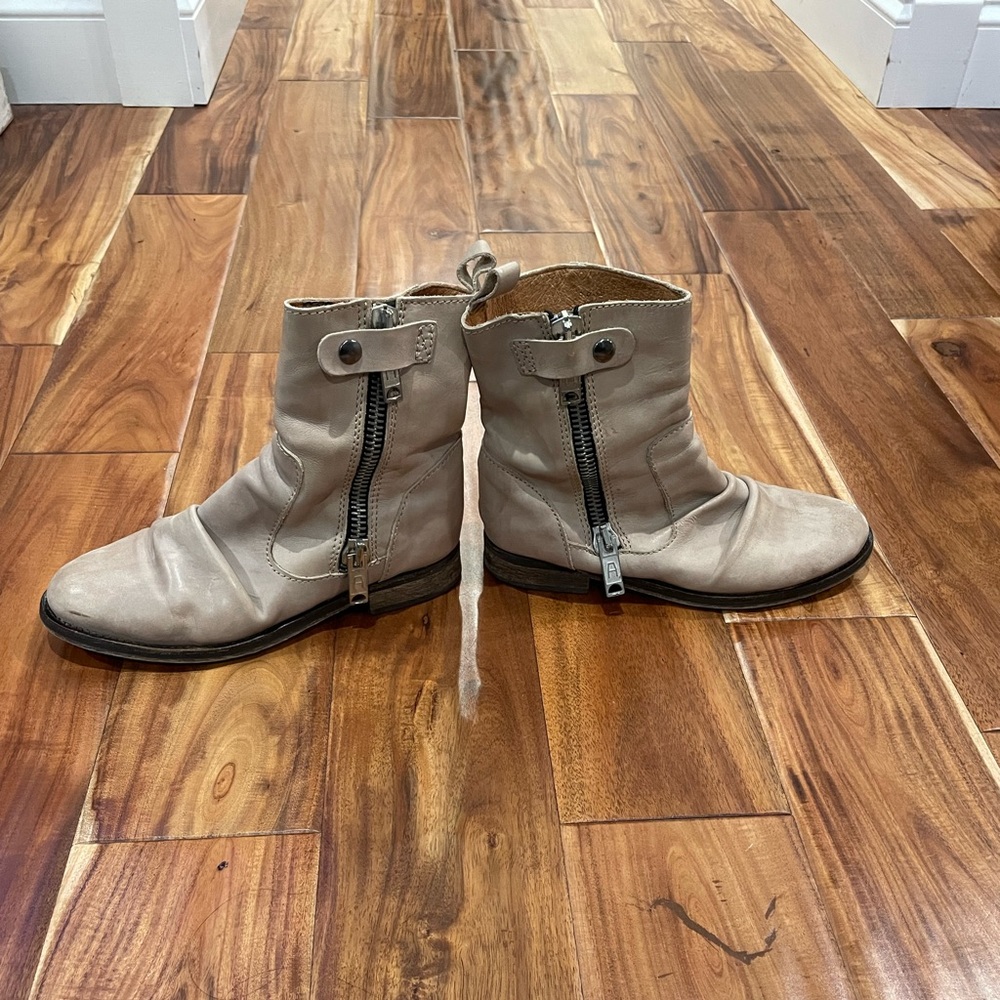 Steve Madden Boots